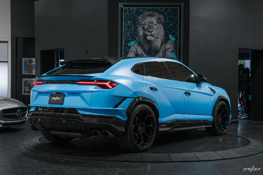 2023 Lamborghini Urus Performante - Image 5 of 12