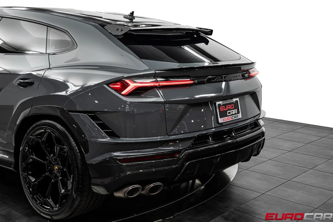 2023 Lamborghini Urus Performante - Image 25 of 31