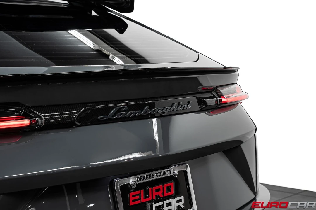 2023 Lamborghini Urus Performante - Image 29 of 31