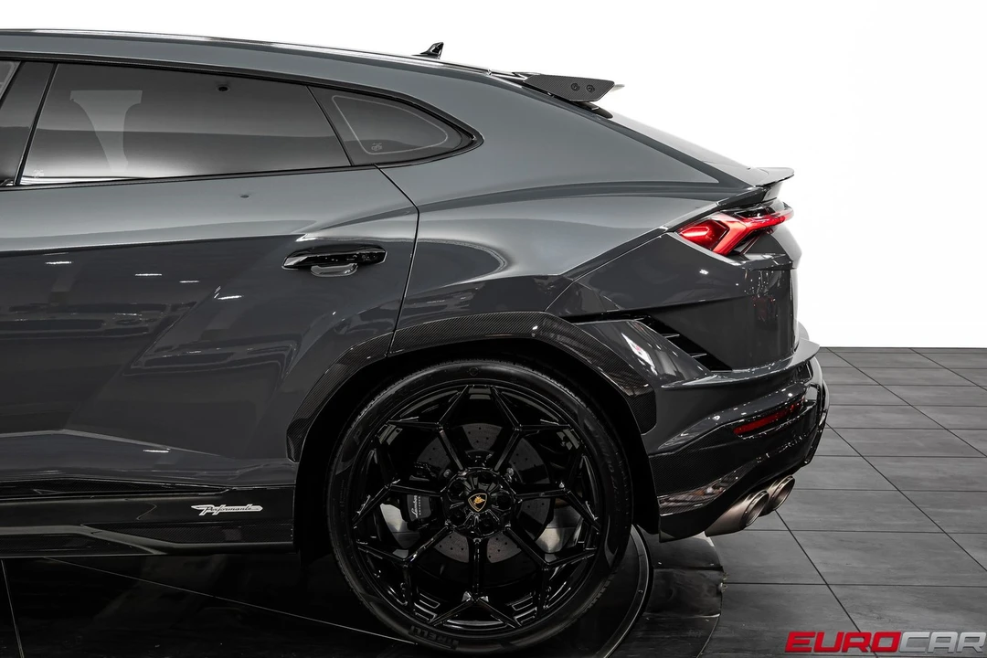 2023 Lamborghini Urus Performante - Image 24 of 31