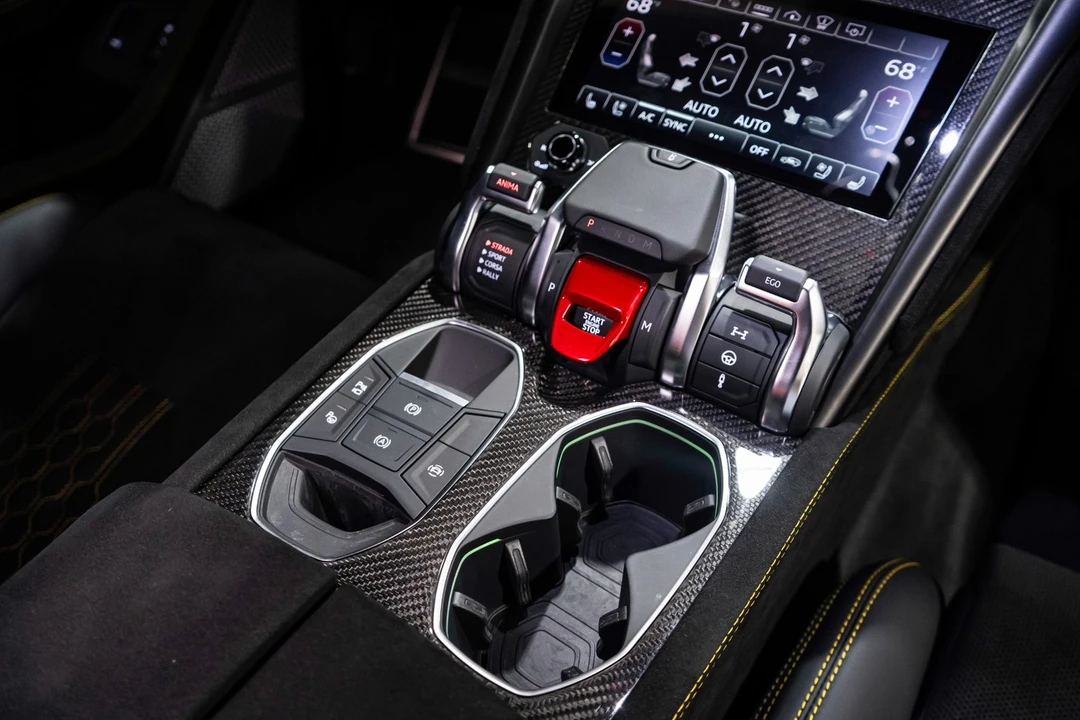 2023 Lamborghini Urus Performante - Image 15 of 21