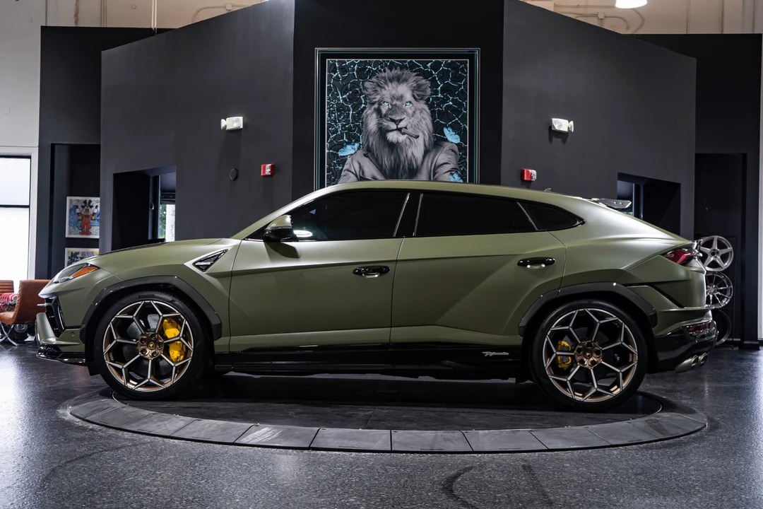 2023 Lamborghini Urus Performante - Image 2 of 21