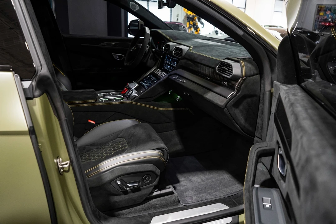 2023 Lamborghini Urus Performante - Image 19 of 21