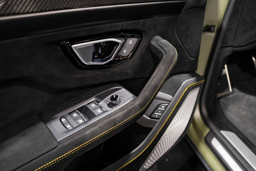 2023 Lamborghini Urus Performante - Image 10 of 21