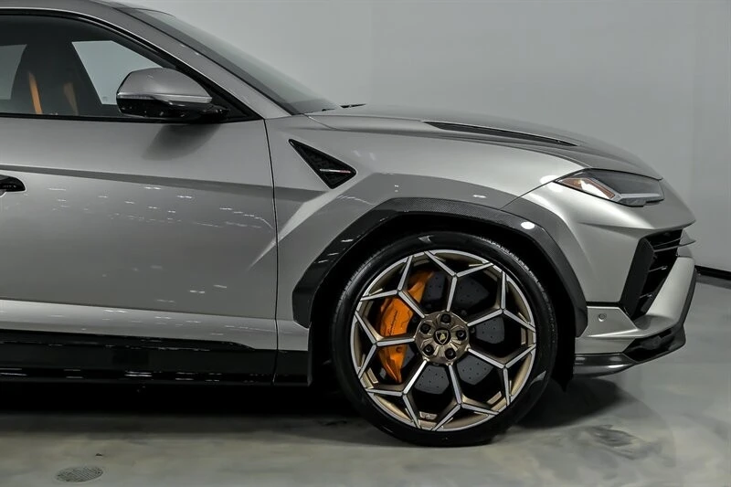 2023 Lamborghini Urus Performante - Image 15 of 21