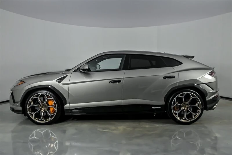2023 Lamborghini Urus Performante - Image 8 of 21