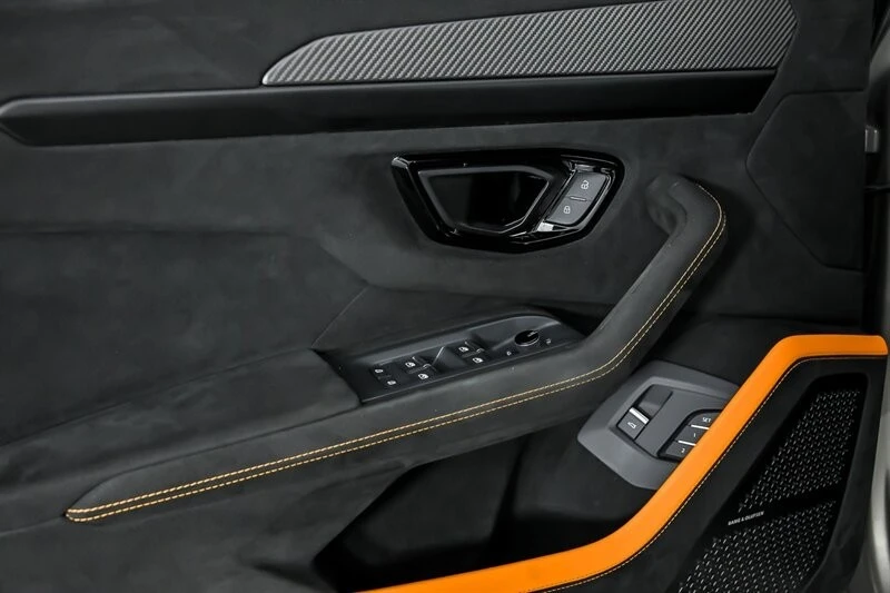 2023 Lamborghini Urus Performante - Image 18 of 21