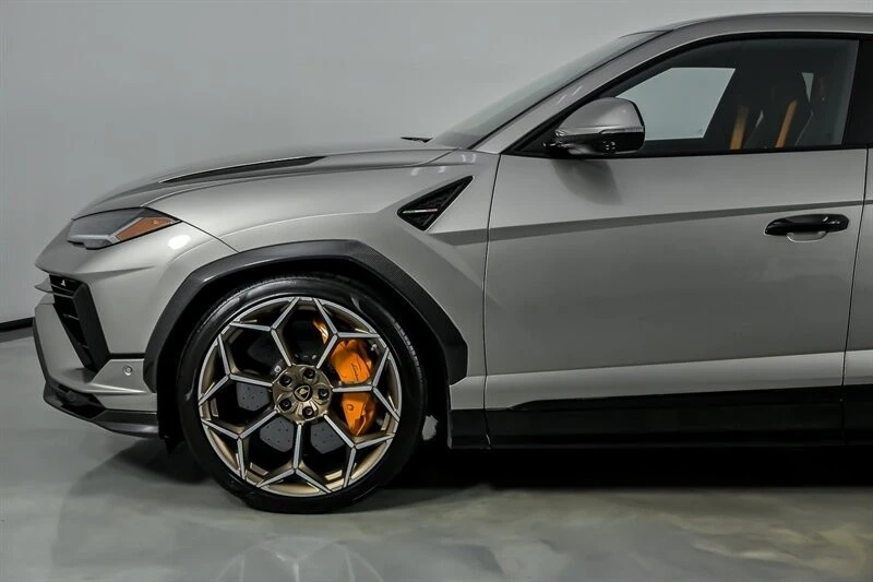 2023 Lamborghini Urus Performante - Image 7 of 21