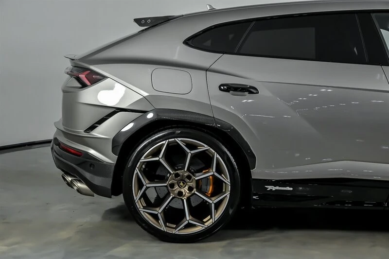 2023 Lamborghini Urus Performante - Image 13 of 21
