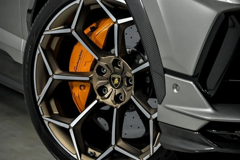 2023 Lamborghini Urus Performante - Image 4 of 21