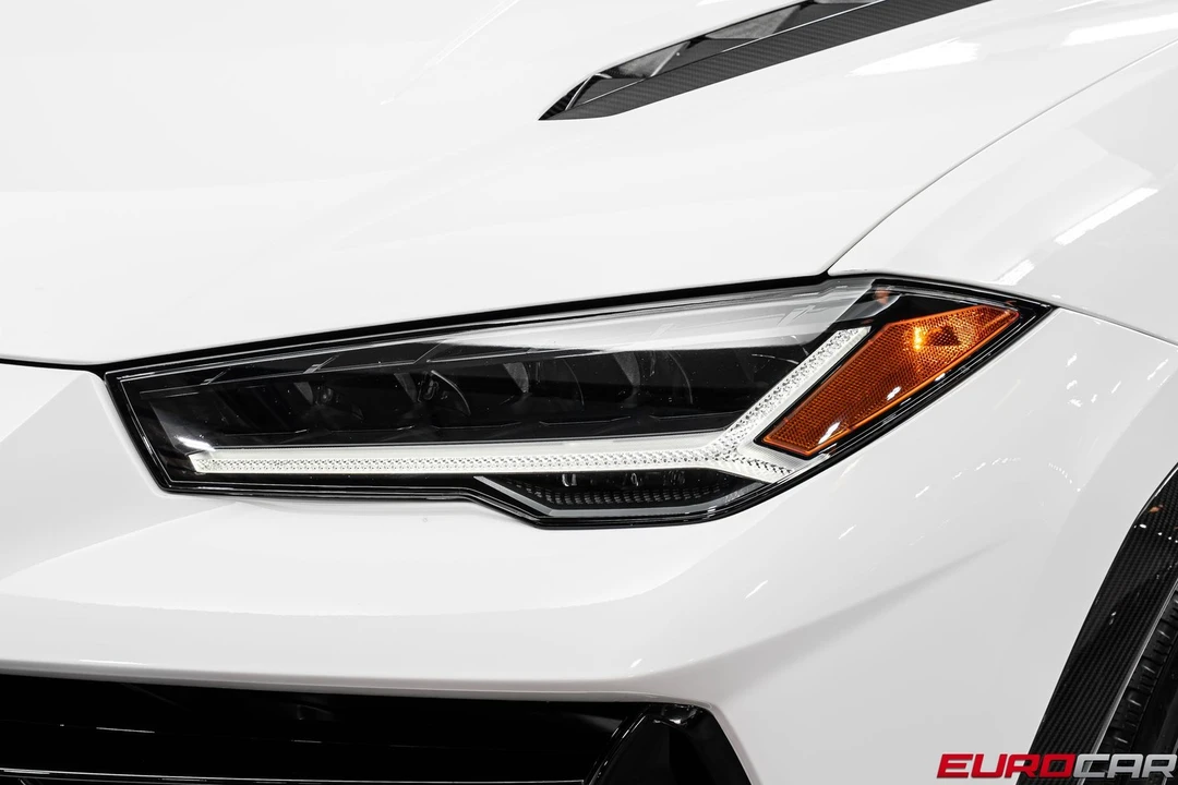 2023 Lamborghini Urus Performante - Image 12 of 31