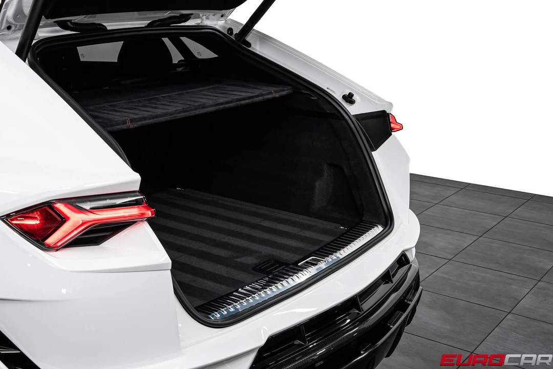 2023 Lamborghini Urus Performante - Image 25 of 31