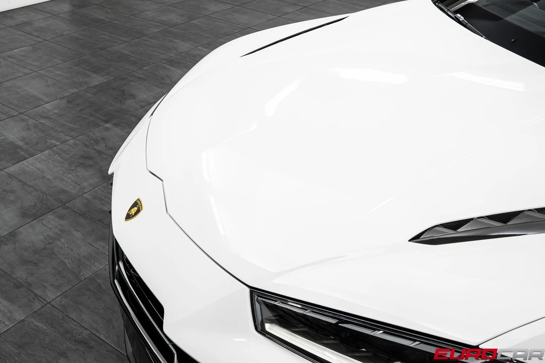 2023 Lamborghini Urus Performante - Image 9 of 31