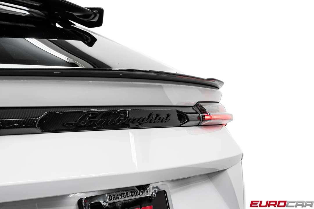 2023 Lamborghini Urus Performante - Image 27 of 31