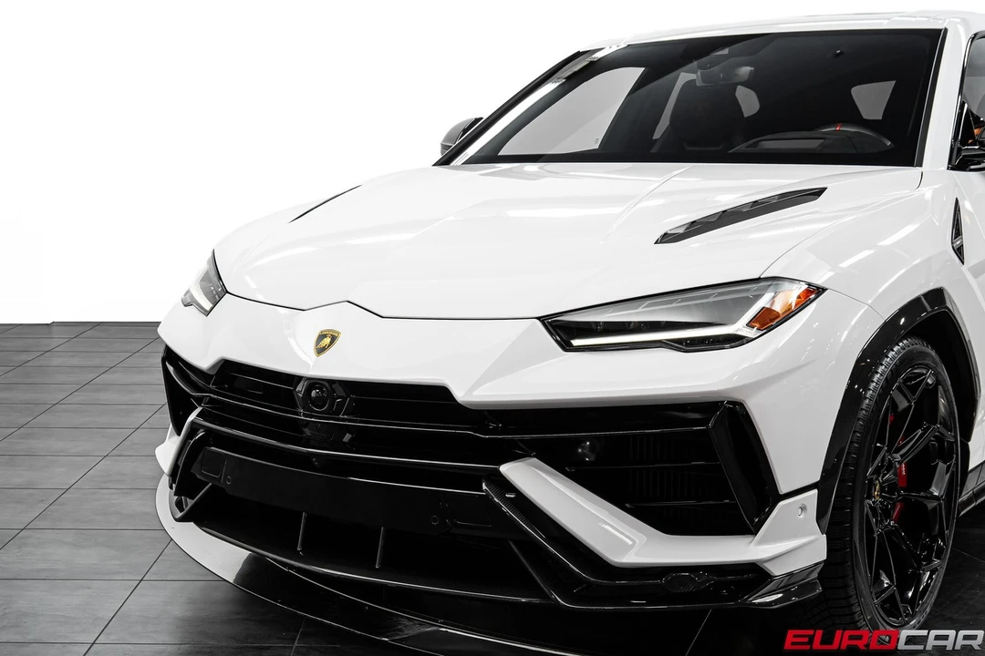 2023 Lamborghini Urus Performante - Image 15 of 31