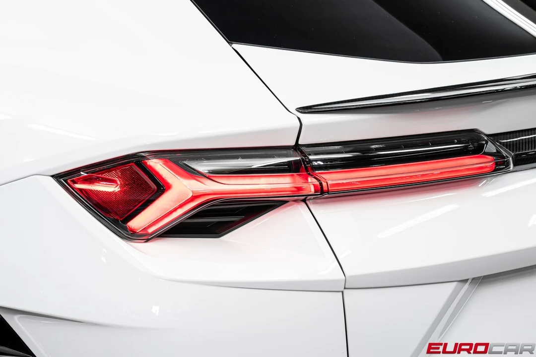 2023 Lamborghini Urus Performante - Image 26 of 31