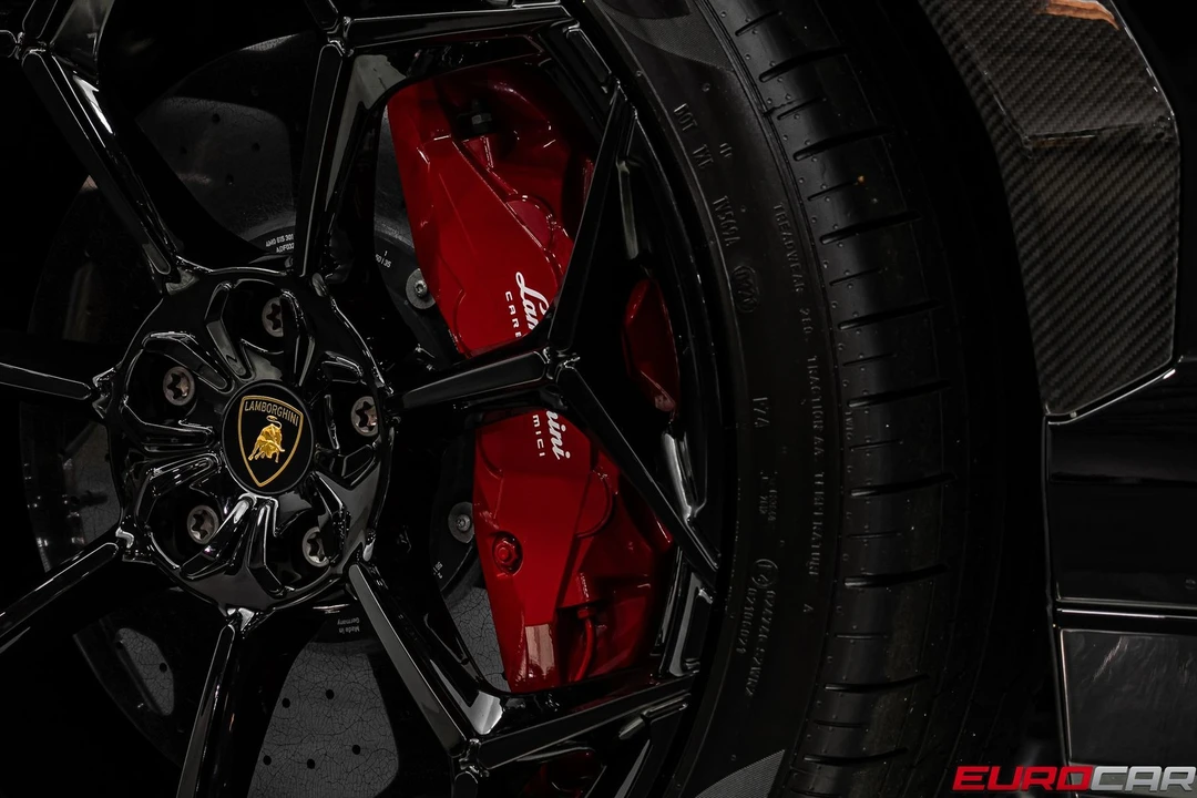 2023 Lamborghini Urus Performante - Image 28 of 31