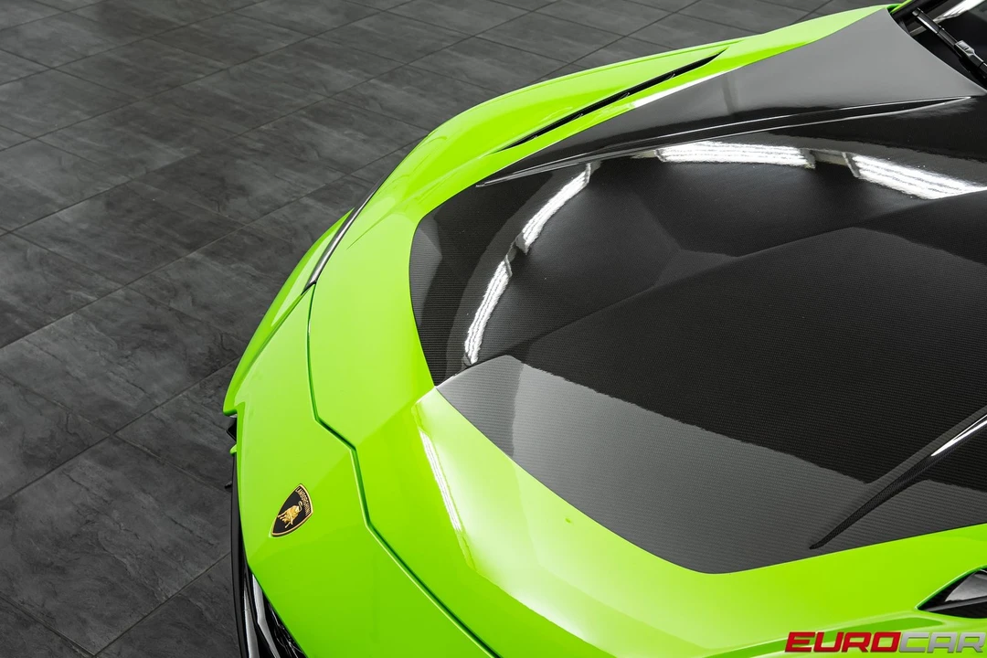 2023 Lamborghini Urus Performante - Image 9 of 31