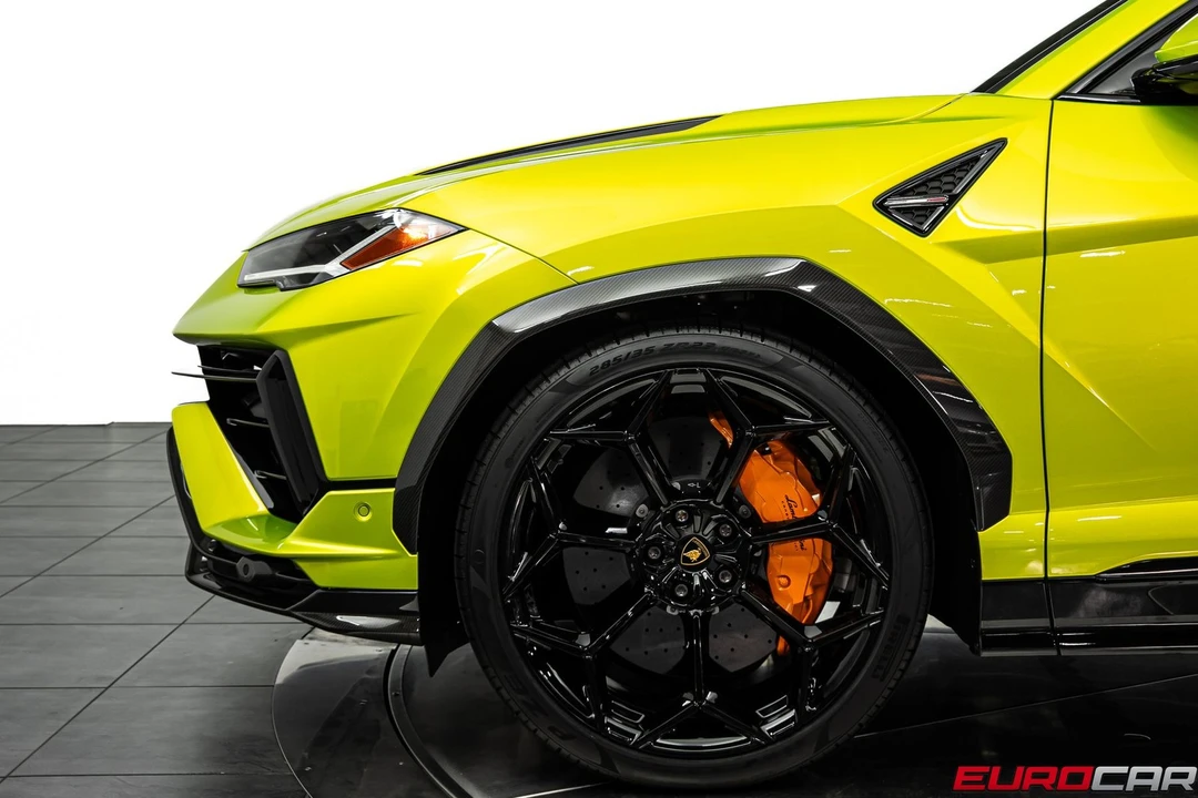 2023 Lamborghini Urus Performante - Image 15 of 31