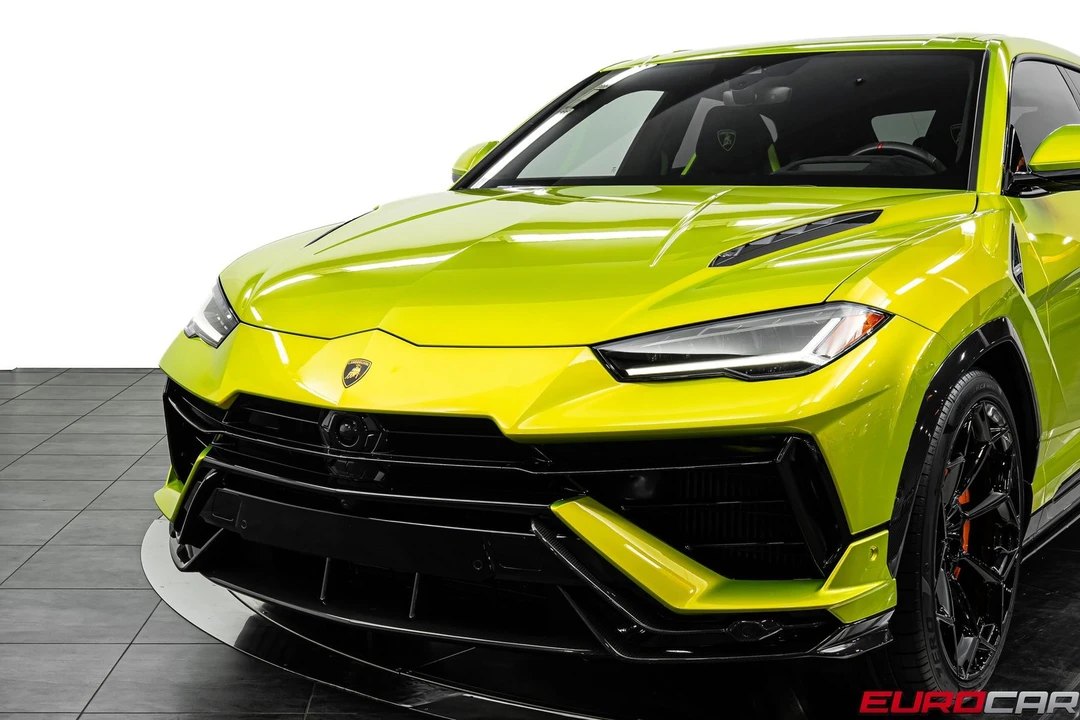 2023 Lamborghini Urus Performante - Image 14 of 31