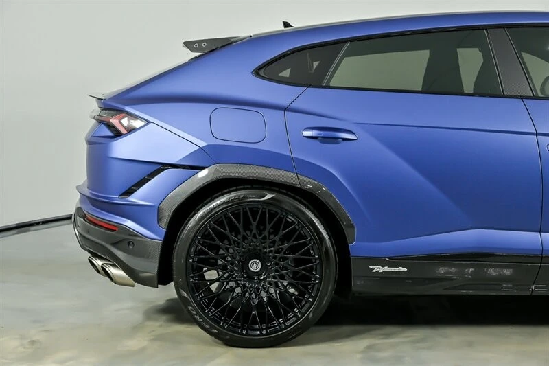 2023 Lamborghini Urus Performante - Image 19 of 21