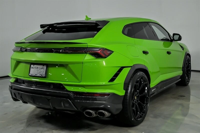 2023 Lamborghini - Image 12 of 31