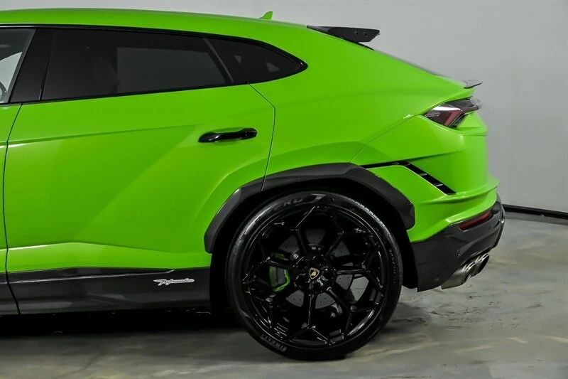 2023 Lamborghini - Image 9 of 31