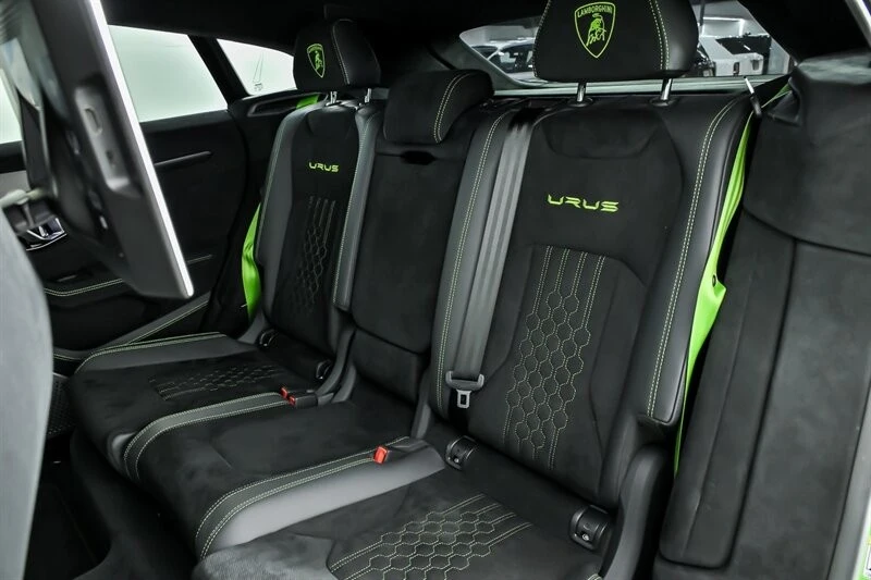 2023 Lamborghini - Image 24 of 31
