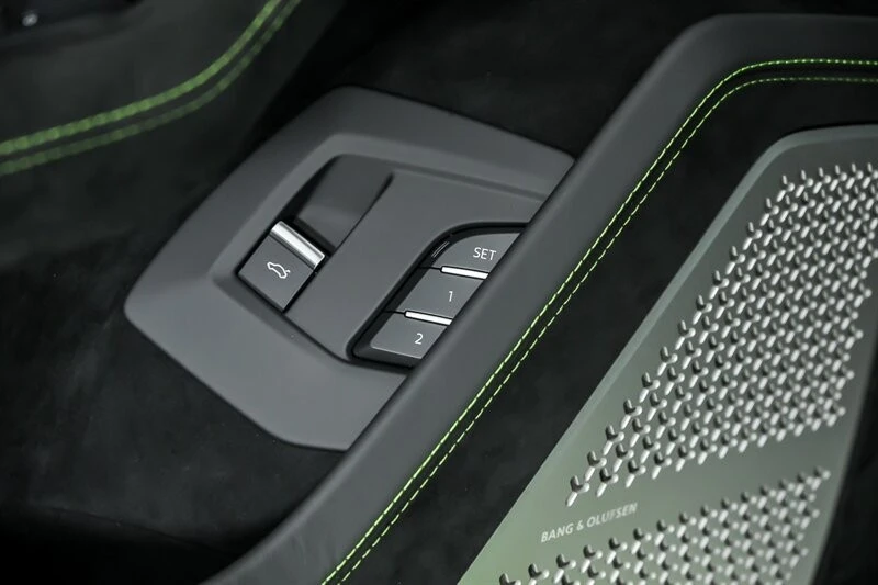 2023 Lamborghini - Image 19 of 31