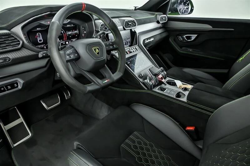 2023 Lamborghini - Image 21 of 31