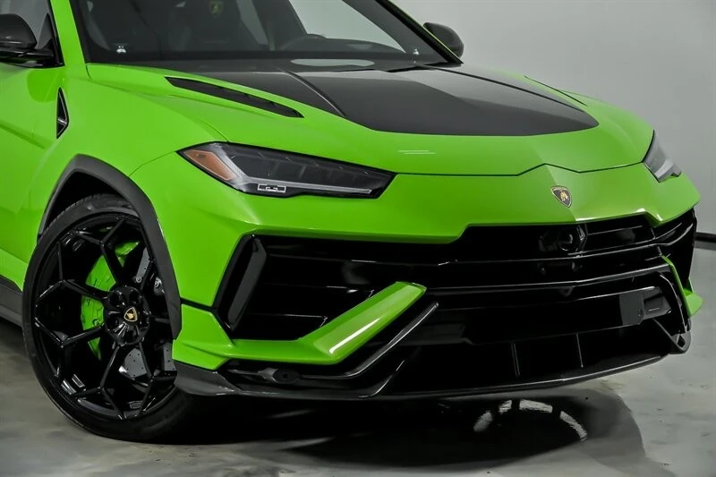 2023 Lamborghini - Image 3 of 31