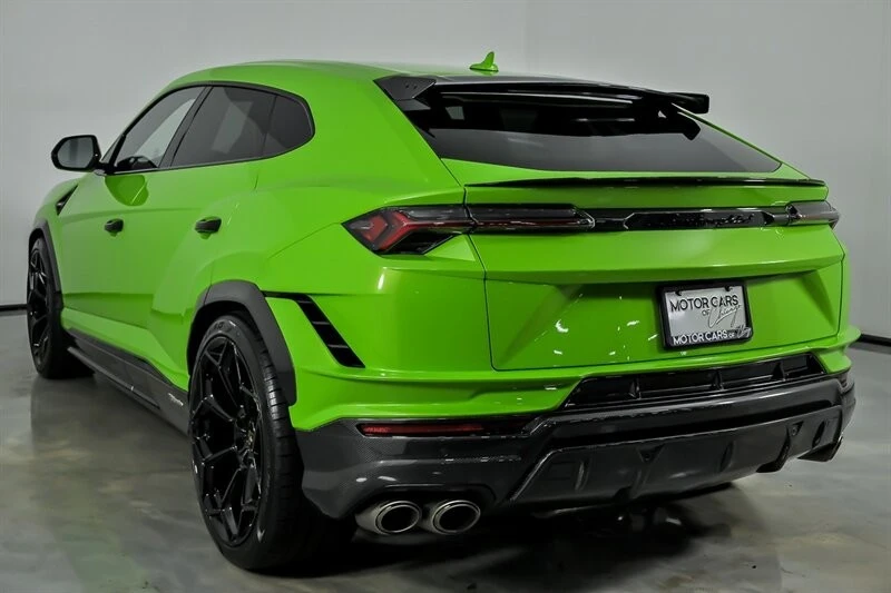 2023 Lamborghini - Image 10 of 31