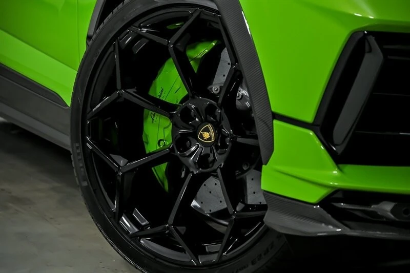 2023 Lamborghini - Image 4 of 31