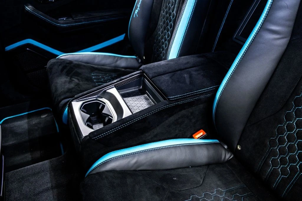 2023 Lamborghini Urus Performante - Image 18 of 31