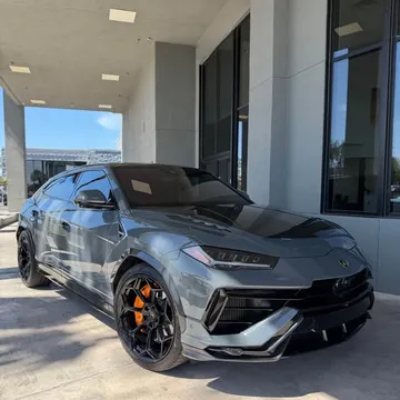 2023 Lamborghini Urus Performante