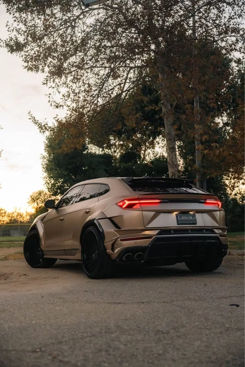 2023 Lamborghini Urus Performante - Image 7 of 16