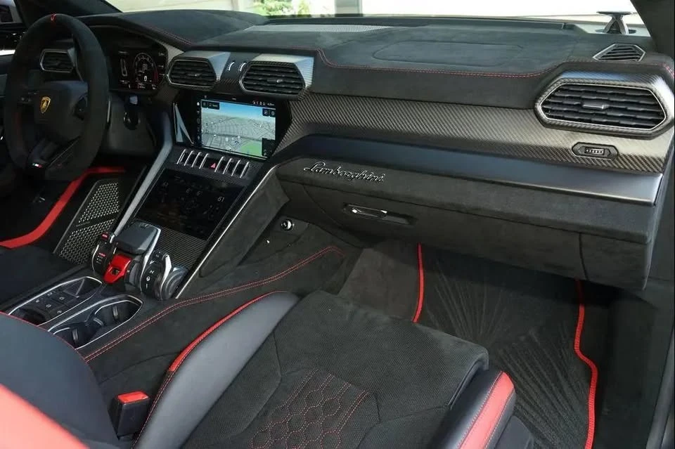 2023 Lamborghini Urus Performante - Image 18 of 20