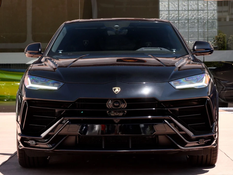 2023 Lamborghini Urus Performante - Image 5 of 31