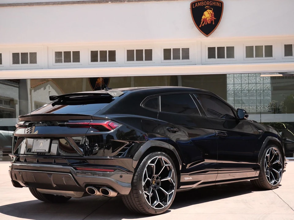 2023 Lamborghini Urus Performante - Image 3 of 31
