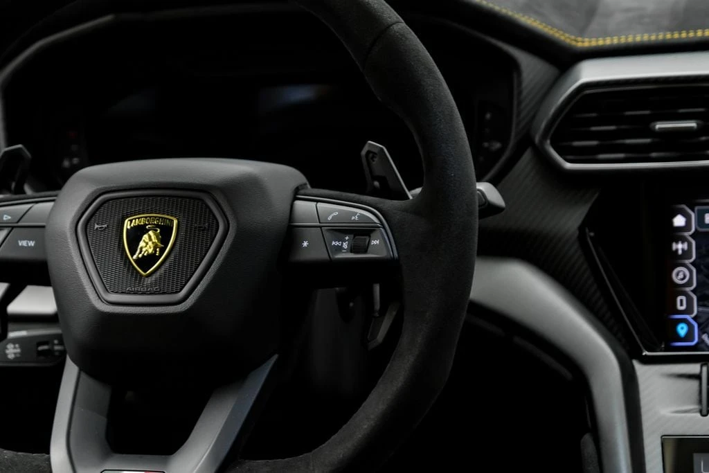 2023 Lamborghini Urus Performante - Image 18 of 31