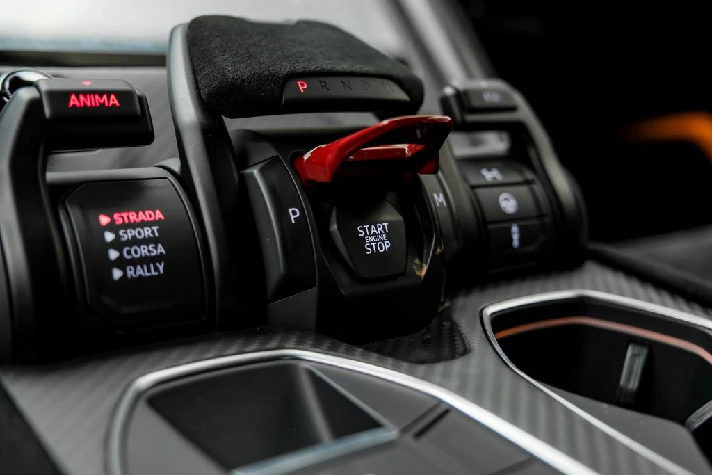 2023 Lamborghini Urus Performante - Image 22 of 31