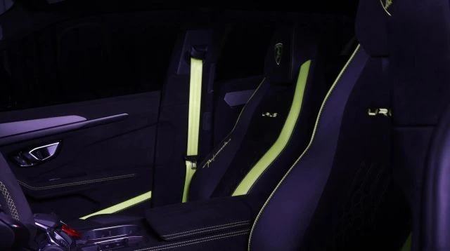 2023 Lamborghini Urus Performante - Image 20 of 26