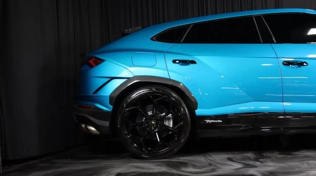 2023 Lamborghini Urus Performante - Image 3 of 26