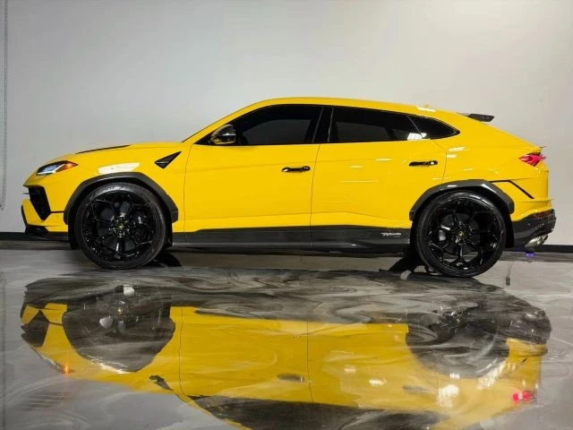 2023 Lamborghini Urus Performante - Image 11 of 20