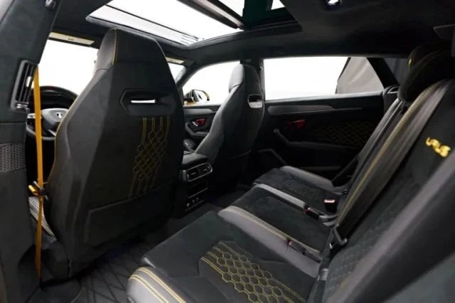 2023 Lamborghini Urus Performante - Image 19 of 20