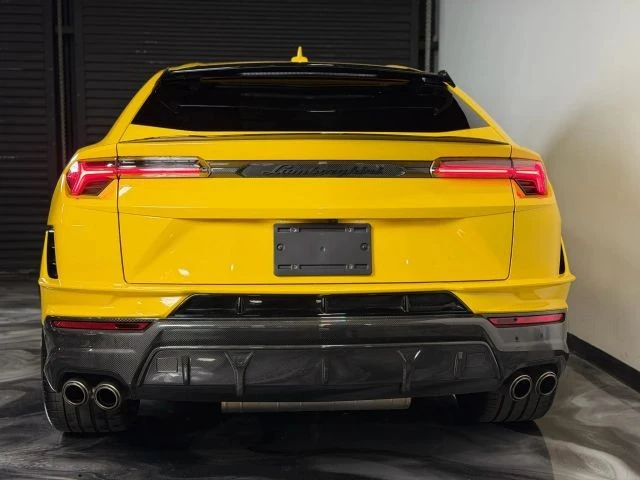 2023 Lamborghini Urus Performante - Image 15 of 20