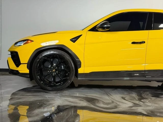 2023 Lamborghini Urus Performante - Image 12 of 20