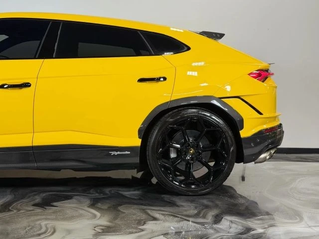 2023 Lamborghini Urus Performante - Image 13 of 20