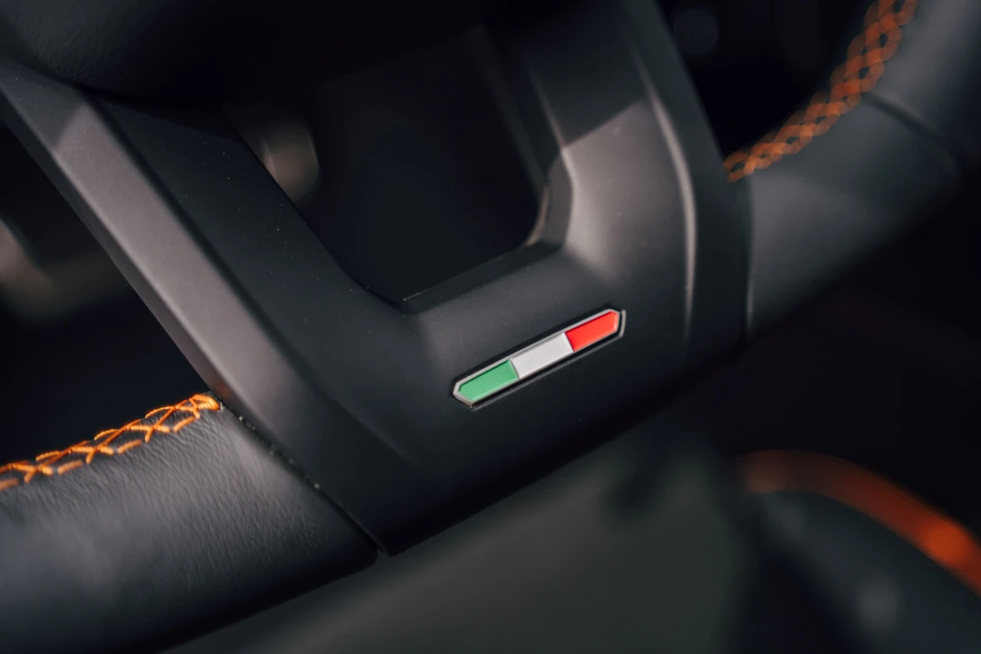 2023 Lamborghini Urus Performante - Image 24 of 31