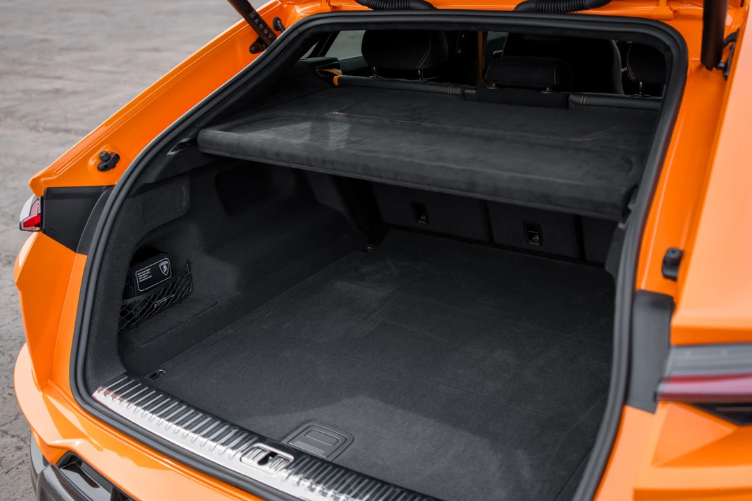 2023 Lamborghini Urus Performante - Image 17 of 31